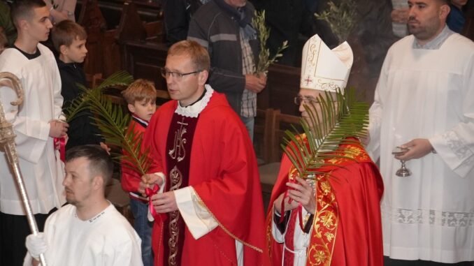13-04-25_cvjetnicaOS (11)