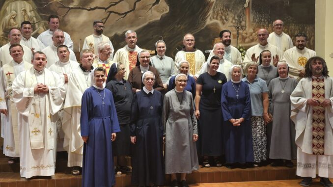 Hrv. misionari u Vođincima 05