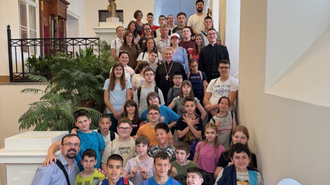 Učenici Centra Ivan Štar posjetili nadbiskupa 04